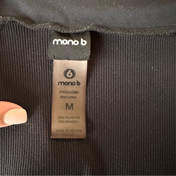 Mono B Activewear Jacket Womens M Black Full Zip Mock Neck Jacket Thumbhole - Picture 8 of 8